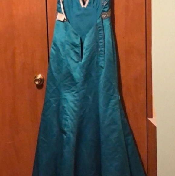 Brand new Formal / Prom dress - Picture 2 of 3